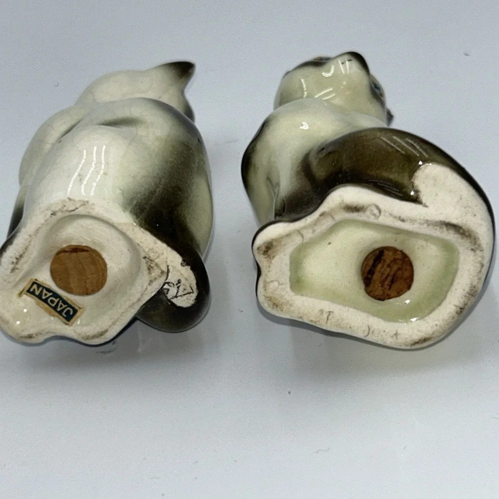 Kitschy Vtg Japan Kitty Cat Siamese Salt Pepper Shakers Icy Blue Rhinestone Eye